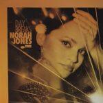 VINYLE NORAH JONES DAY BREAKS RECTO